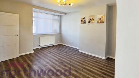 3 bedroom Semi-detached house to let in Charter Avenue, Bewsey, WA5