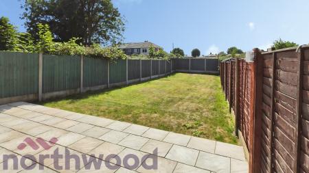 3 bedroom Semi-detached house to let in Charter Avenue, Bewsey, WA5