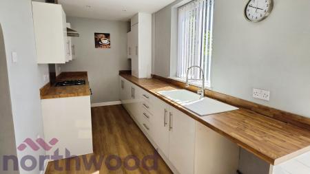 3 bedroom Semi-detached house to let in Charter Avenue, Bewsey, WA5