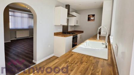 3 bedroom Semi-detached house to let in Charter Avenue, Bewsey, WA5
