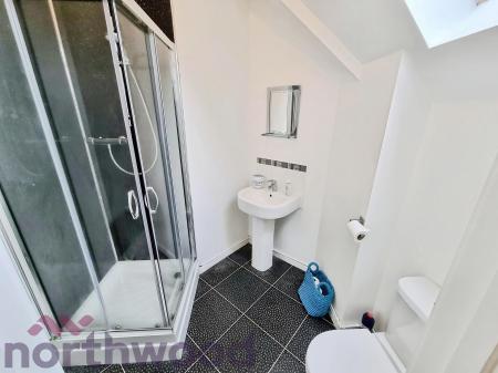 1 bedroom House share to let in Firth Boulevard, Warrington, WA2