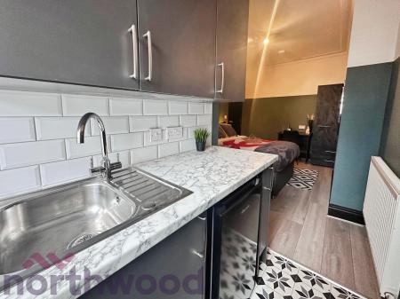 1 bedroom House of Multiple Occupation to let in Padgate Lane, Warrington, WA1
