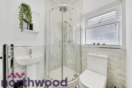 1 bedroom House of Multiple Occupation to let in Padgate Lane, Warrington, WA1