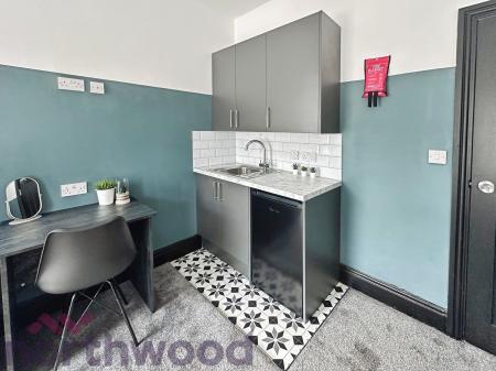 1 bedroom House of Multiple Occupation to let in Padgate Lane, Warrington, WA1