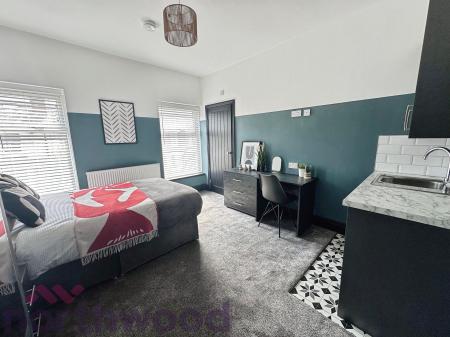 1 bedroom House of Multiple Occupation to let in Padgate Lane, Warrington, WA1