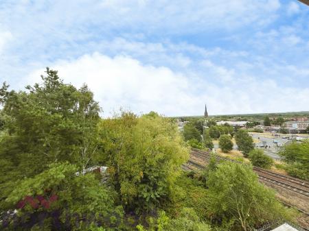 2 bedroom Flat to let in Central Way, Warrington, Warrington, WA2