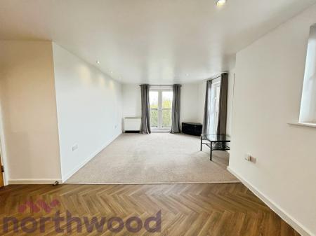 2 bedroom Flat to let in Central Way, Warrington, Warrington, WA2