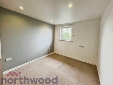 2 bedroom Flat to let in Central Way, Warrington, Warrington, WA2