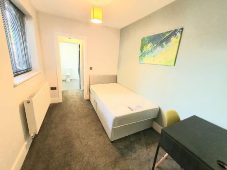 1 bedroom House share to let in Elaine Street, Warrington, WA1