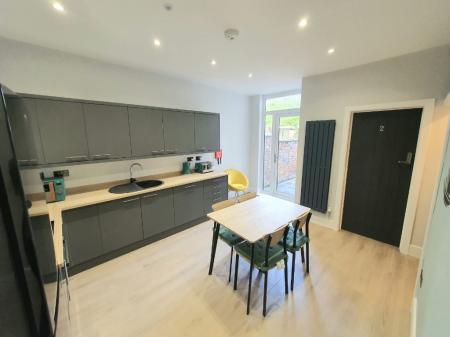 1 bedroom House share to let in Elaine Street, Warrington, WA1