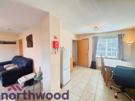 1 bedroom House share to let in Firth Boulevard, Warrington, WA2