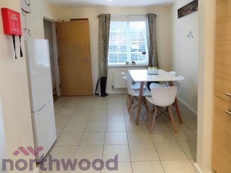 1 bedroom House share to let in Firth Boulevard, Warrington, WA2