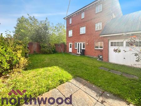 1 bedroom House share to let in Firth Boulevard, Warrington, WA2
