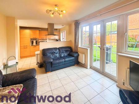 1 bedroom House share to let in Firth Boulevard, Warrington, WA2