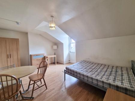 1 bedroom Flat to let in Hanover Street, Warrington, WA1