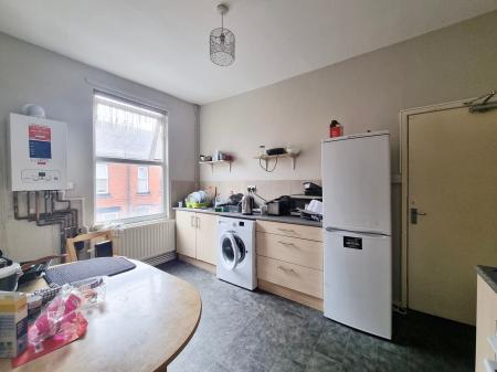 1 bedroom Flat to let in Hanover Street, Warrington, WA1