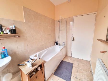 1 bedroom Flat to let in Hanover Street, Warrington, WA1