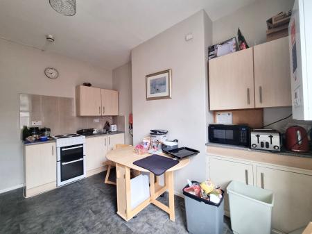1 bedroom Flat to let in Hanover Street, Warrington, WA1