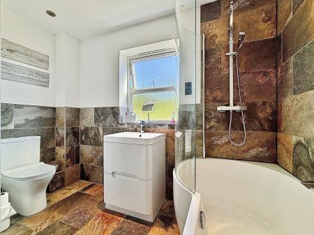 4 bedroom Detached house for sale in Greenlee Drive, Newcastle upon Tyne, NE7