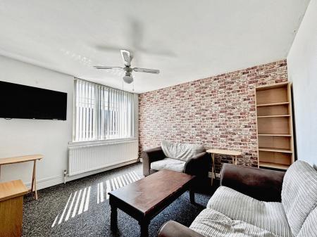 2 bedroom Flat for sale in St Anns Close, Newcastle upon Tyne, NE1