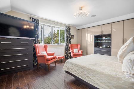 5 bedroom Detached house for sale in Edge Hill, Darras Hall, Ponteland, NE20