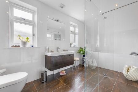 5 bedroom Detached house for sale in Edge Hill, Darras Hall, Ponteland, NE20