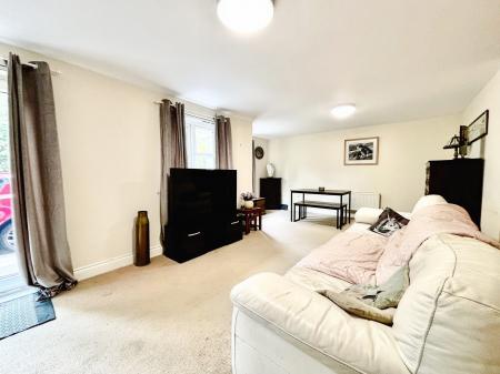 2 bedroom Flat for sale in Hawks Edge, West Moor, Newcastle upon Tyne, NE12