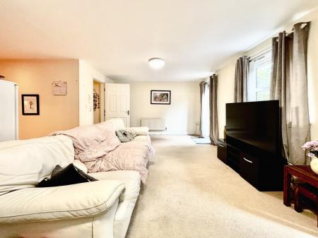2 bedroom Flat for sale in Hawks Edge, West Moor, Newcastle upon Tyne, NE12
