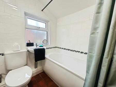 3 bedroom Flat for sale in Cartington Terrace, Heaton, Newcastle upon Tyne, NE6