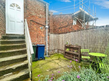 3 bedroom Flat for sale in Cartington Terrace, Heaton, Newcastle upon Tyne, NE6