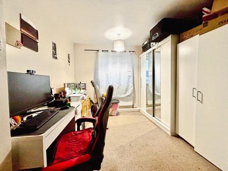 2 bedroom Flat for sale in West Farm Avenue, Longbenton, Newcastle upon Tyne, NE12