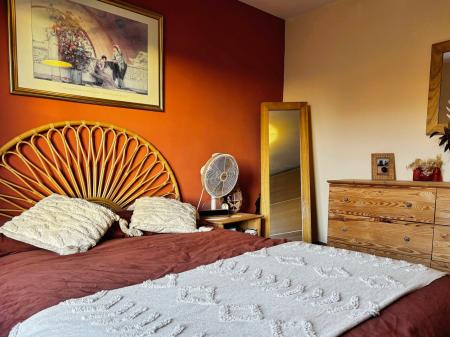 2 bedroom Flat for sale in Rowes Mews, St Peters Basin, Newcastle upon Tyne, NE6