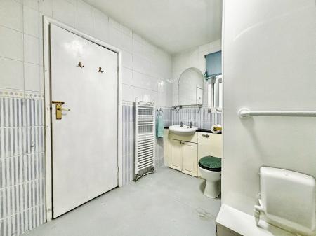 2 bedroom Semi-detached bungalow for sale in Benton Road, Benton, Newcastle upon Tyne, NE7