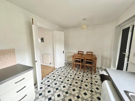 2 bedroom Semi-detached house to let in Chesters Avenue, Longbenton, NE12