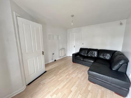 2 bedroom Semi-detached house to let in Chesters Avenue, Longbenton, NE12
