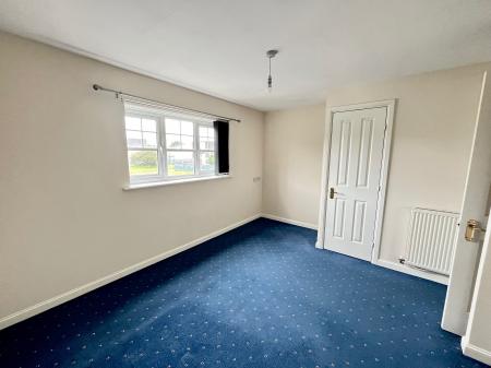 2 bedroom Semi-detached house to let in Chesters Avenue, Longbenton, NE12