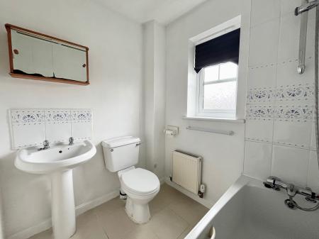 2 bedroom Semi-detached house to let in Chesters Avenue, Longbenton, NE12