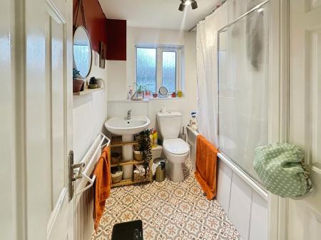 2 bedroom Flat for sale in Allingham Court, Newcastle upon Tyne, NE7