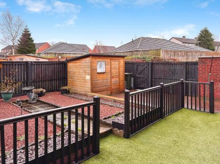 3 bedroom End of terrace house for sale in Stoneleigh Place, Longbenton, Newcastle upon Tyne, NE12