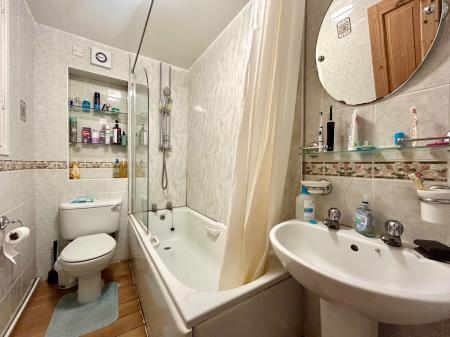 2 bedroom Terraced House to let in Wallace Street, Spital Tongues, Newcastle upon Tyne, NE2