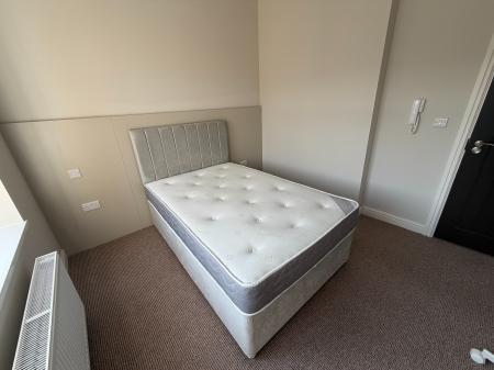 8 bedroom Terraced House to let in Azalea Terrace North 2, Sunderland, SR2