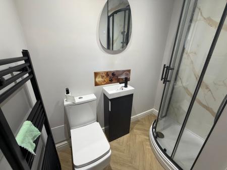 8 bedroom Terraced House to let in Azalea Terrace North 2, Sunderland, SR2