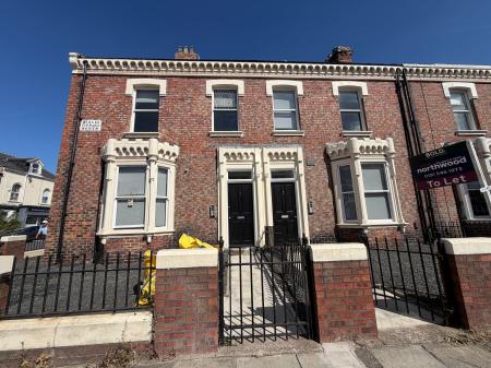 8 bedroom Terraced House to let in Azalea Terrace North 2, Sunderland, SR2
