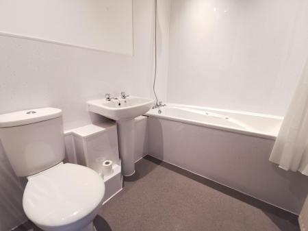 2 bedroom Flat to let in Collingwood Street, South Shields, South Tyneside, NE33