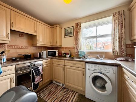 2 bedroom Flat for sale in Belvedere Gardens, Benton, Newcastle upon Tyne, NE12