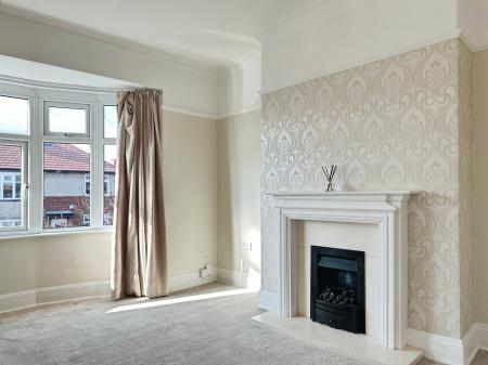 2 bedroom Flat for sale in Guelder Road, High Heaton, Newcastle upon Tyne, NE7