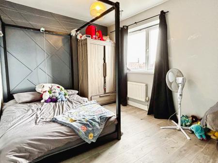 3 bedroom Semi-detached house for sale in Hampshire Gardens, Wallsend, NE28