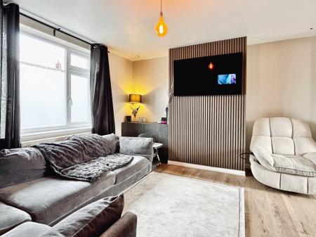 3 bedroom Semi-detached house for sale in Hampshire Gardens, Wallsend, NE28