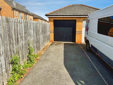3 bedroom End of terrace house for sale in Greyfriars Lane, Longbenton, Newcastle upon Tyne, NE12