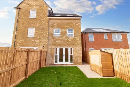 3 bedroom Semi-detached house to let in Larkspur Drive, Cramlington, NE23